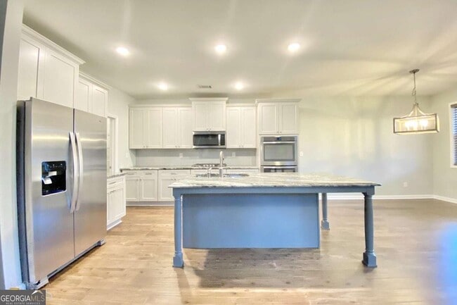 3343 La Vista Dr in Hapeville, GA - Building Photo - Building Photo