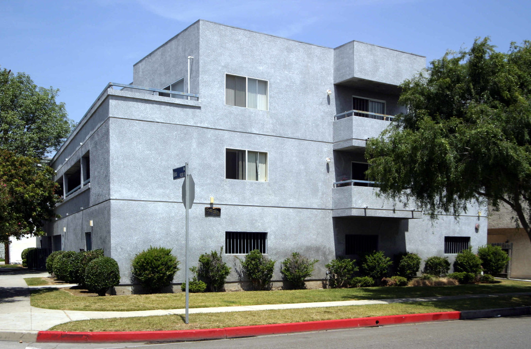 5433 W 93rd St in Los Angeles, CA - Foto de edificio