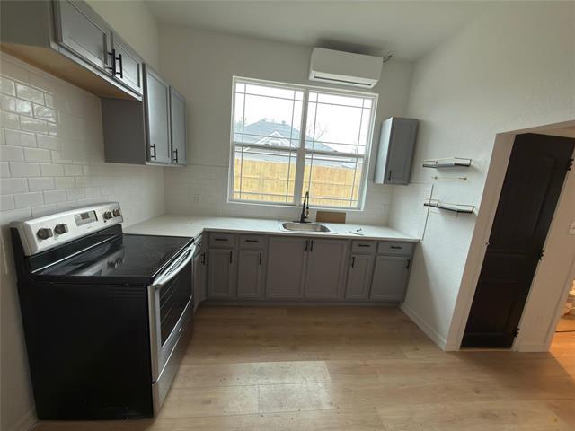 216 W 9th St in Bonham, TX - Building Photo - Building Photo