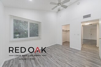 13043 Vanowen St in Los Angeles, CA - Foto de edificio - Building Photo