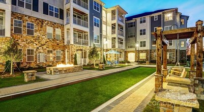 15711 Clems Creek Ln in Charlotte, NC - Building Photo - Building Photo