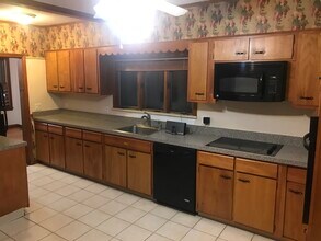 15 Norfolk Ave, Unit 2 in Swampscott, MA - Building Photo - Building Photo