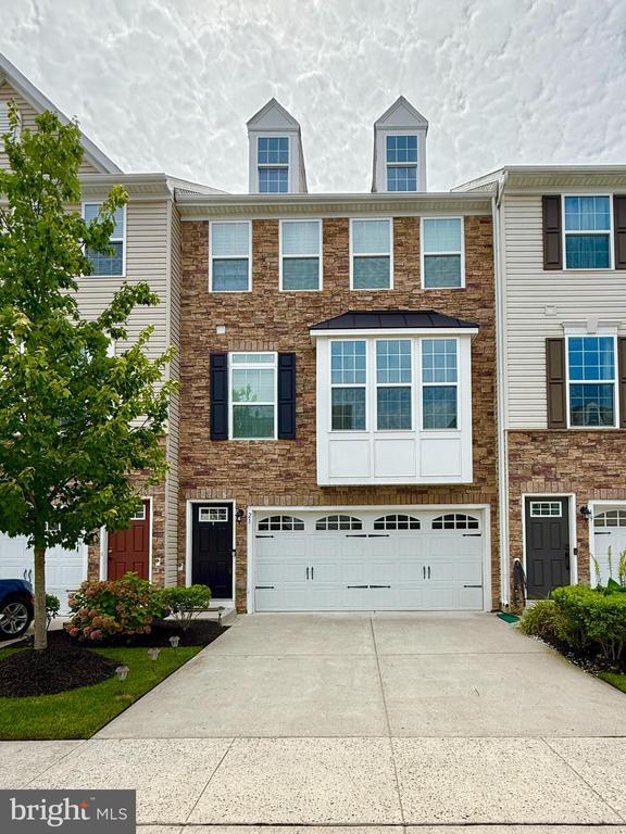 property at 21 Peacock Cir