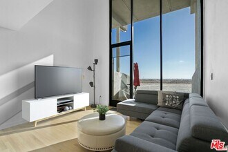 6 Voyage St in Los Angeles, CA - Foto de edificio - Building Photo