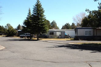 Country Sunset Mobile Home Park in Bend, OR - Building Photo - Building Photo