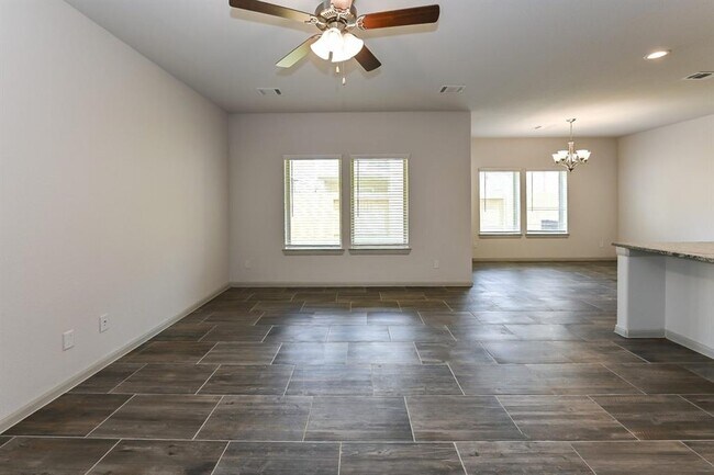 21319 Cypress Conifer Dr in Cypress, TX - Foto de edificio - Building Photo