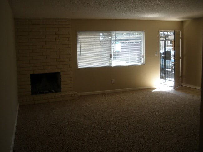 5101 Hunter Ave in Bakersfield, CA - Foto de edificio - Building Photo