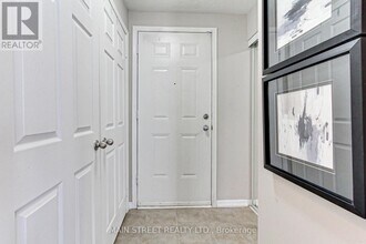 15949 Bayview Ave in Aurora, ON - Building Photo - Building Photo