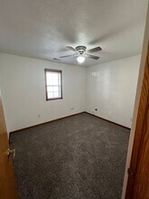 109 W Pleasant St in Knoxville, IA - Building Photo - Building Photo