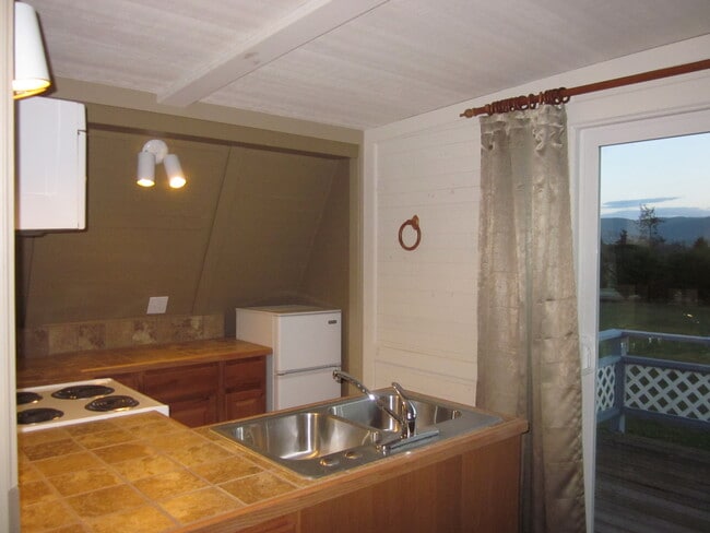 120 Simpson Rd, Unit Sequim Apartment