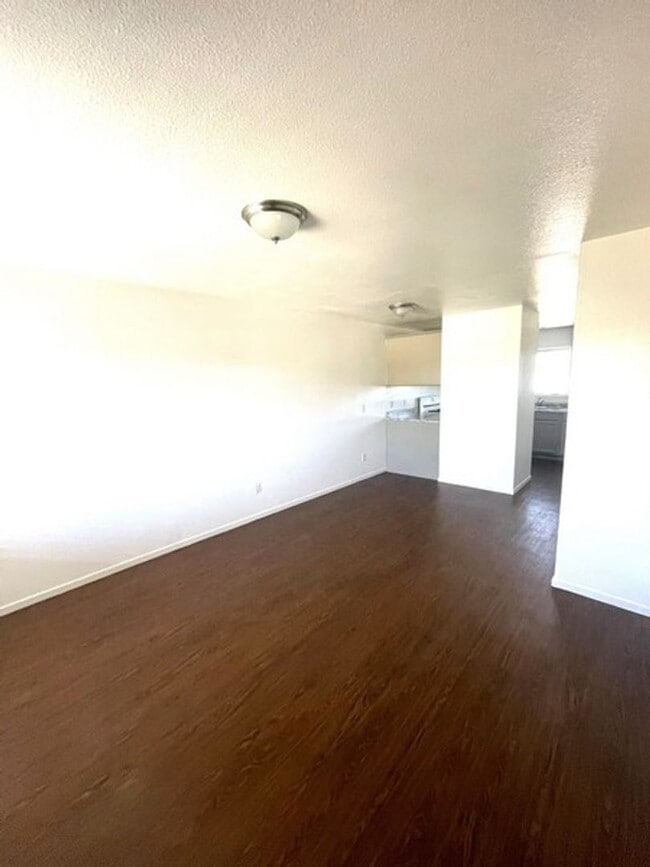 500 S Oakley Ave