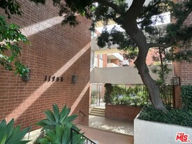 11750 W Sunset Blvd in Los Angeles, CA - Building Photo