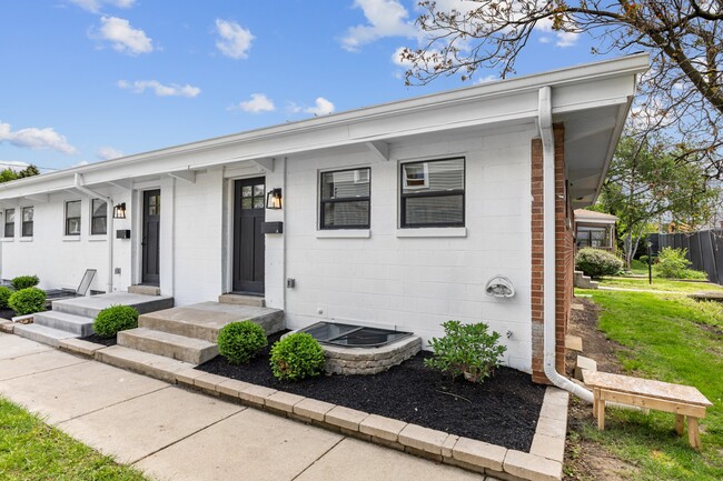 564 W 2nd Ave, Unit A