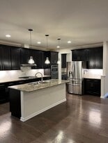 170 Stonehaven Dr in Weymouth, MA - Building Photo