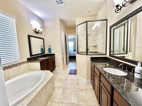 422 Indianwood Dr in Austin, TX - Building Photo - Building Photo