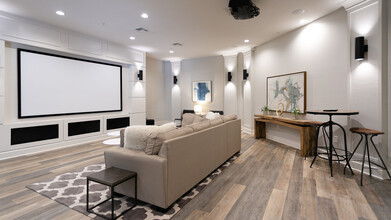 Uptown Village in Gainesville, FL - Foto de edificio - Interior Photo