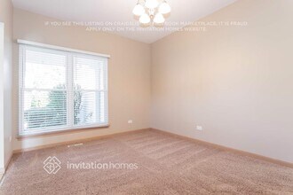 322 Clarewood Cir in Grayslake, IL - Building Photo - Building Photo