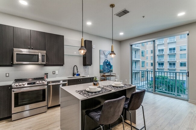 3700 McKinney Ave in Dallas, TX - Building Photo - Building Photo