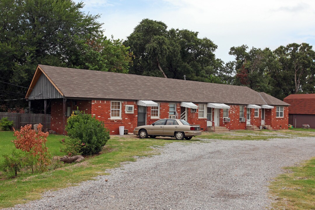 3207 N Macarthur Blvd in Bethany, OK - Building Photo