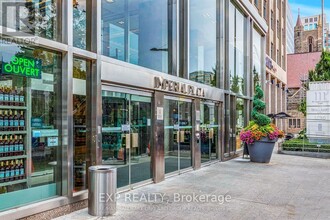 405-111 ST CLAIR Ave in Toronto, ON - Building Photo - Building Photo
