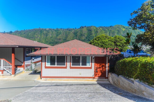 property at 3444 Woodlawn Dr
