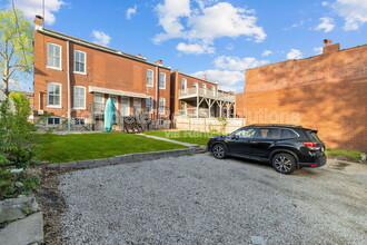 2044 Russell Blvd in St. Louis, MO - Building Photo - Building Photo