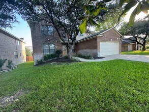 206 Mesa Loop in San Antonio, TX - Building Photo - Building Photo