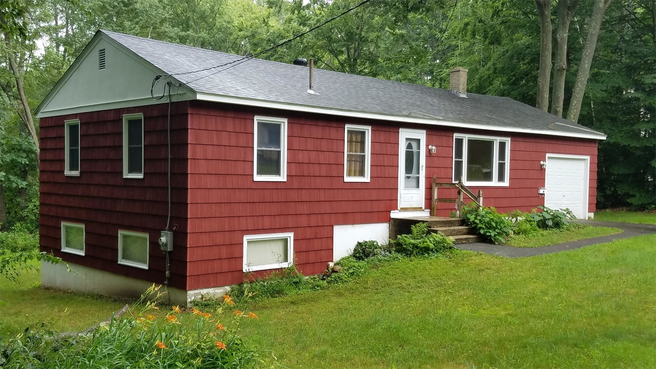 16 Page St in Kittery, ME - Foto de edificio