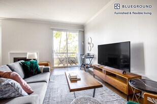 467 S Arnaz Dr, Unit SI FL3-ID363 in Los Angeles, CA - Building Photo