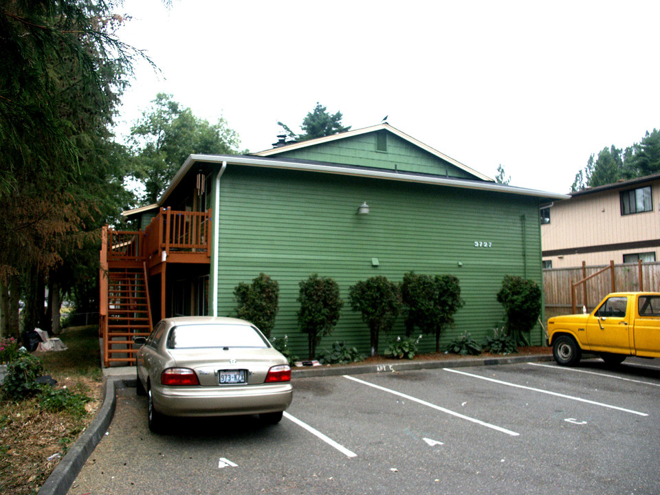 3727 S 150th St in Tukwila, WA - Building Photo