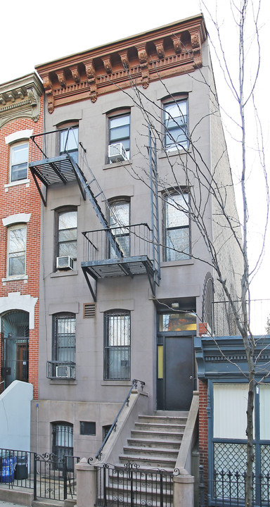 139 Hoyt St in Brooklyn, NY - Foto de edificio