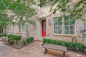 6010 Kansas St in Houston, TX - Foto de edificio - Building Photo