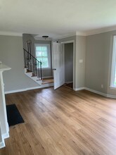 1089 Winston Rd in South Euclid, OH - Foto de edificio - Building Photo