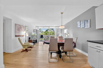 2505 S Ocean Blvd in Palm Beach, FL - Building Photo - Building Photo