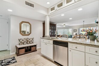 301 Mariner Dr in Tarpon Springs, FL - Building Photo - Building Photo