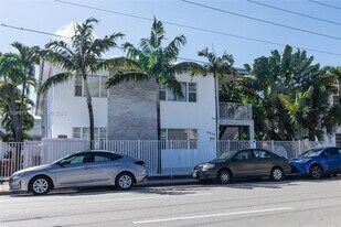 8430 Harding Ave in Miami Beach, FL - Building Photo