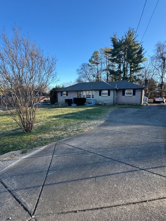 1908 Berkshire Dr in Nashville, TN - Building Photo - Building Photo