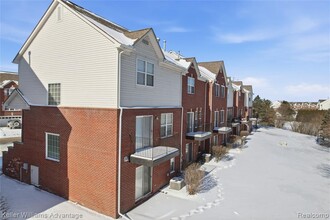 513 Cherry Orchard Rd in Canton Township, MI - Building Photo - Building Photo