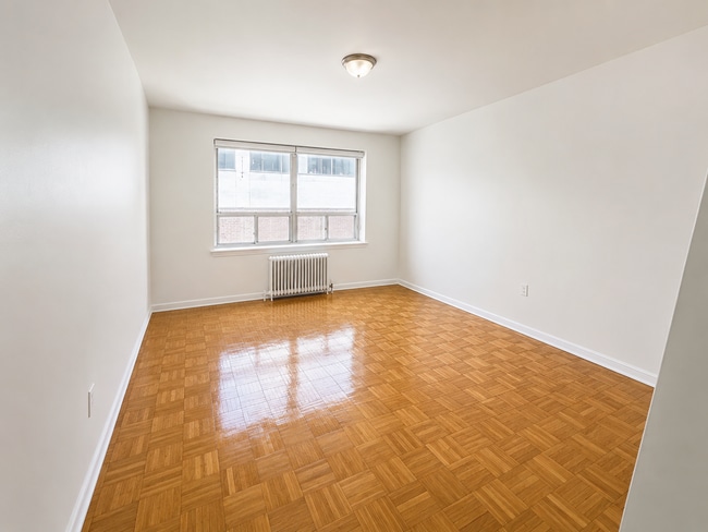property at 710 Spadina Ave.