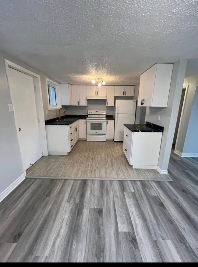 134 Bloomingdale Rd N in Kitchener, ON - Building Photo - Building Photo