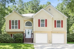 4818 Clove Dr SW in Mableton, GA - Building Photo