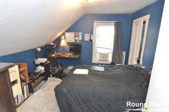 33 Linden St, Unit #2 in Brookline, MA - Building Photo - Building Photo