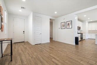 2539 W Hidalgo Ave in Phoenix, AZ - Foto de edificio - Building Photo