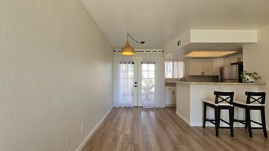 1025 E Highland Ave in Phoenix, AZ - Foto de edificio - Building Photo