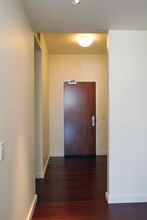 1025 NW Couch St in Portland, OR - Building Photo - Building Photo