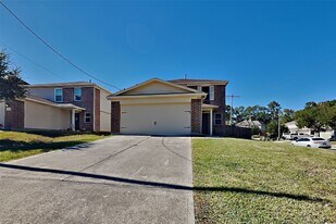 16730 N Bob White Dr in Conroe, TX - Building Photo