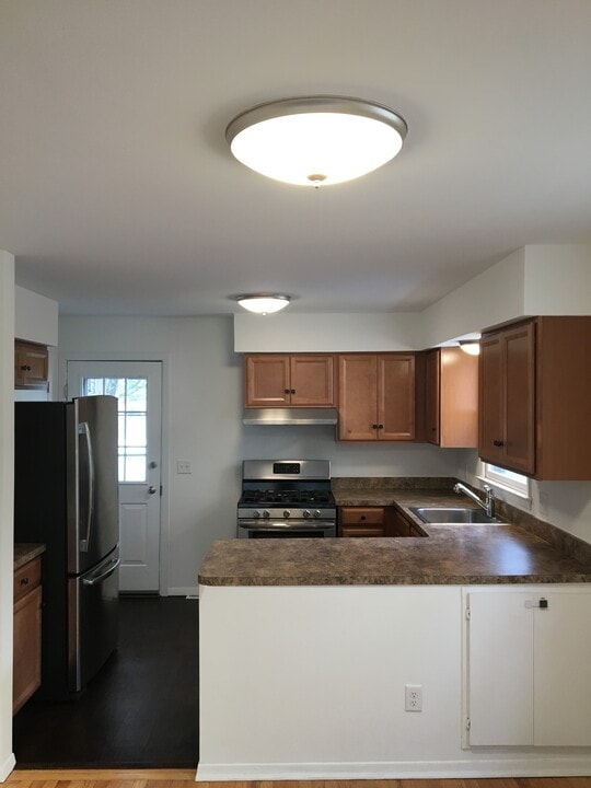 29 Merritt Ave, Unit 1st Floor in Woodbridge, CT - Building Photo