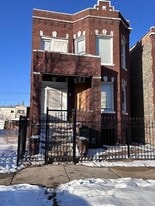 4120 W Gladys Ave in Chicago, IL - Building Photo