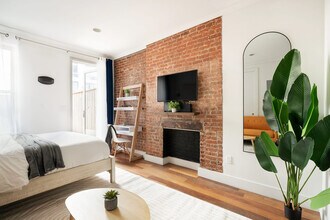241 E 24th St in New York, NY - Building Photo - Building Photo