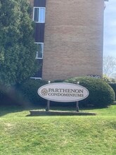 89 Clinic Dr, Unit Parthenon Condominium in New Britain, CT - Building Photo - Building Photo